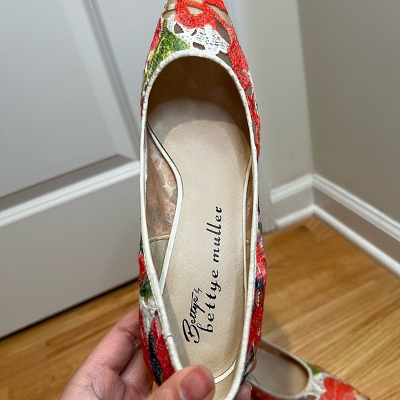 Bettye Muller Astor Pointed Toe Pumps Size 9 | Multicolor Heels - Picture 6 of 12